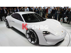 Porsche представи новия си прототип на електрическа кола - Mission E